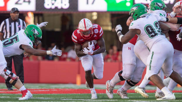 Anthony Grant 4 short gain 4Q 2022 Nebraska-North Dakota football